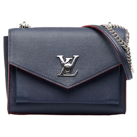 louis vuitton lock me day